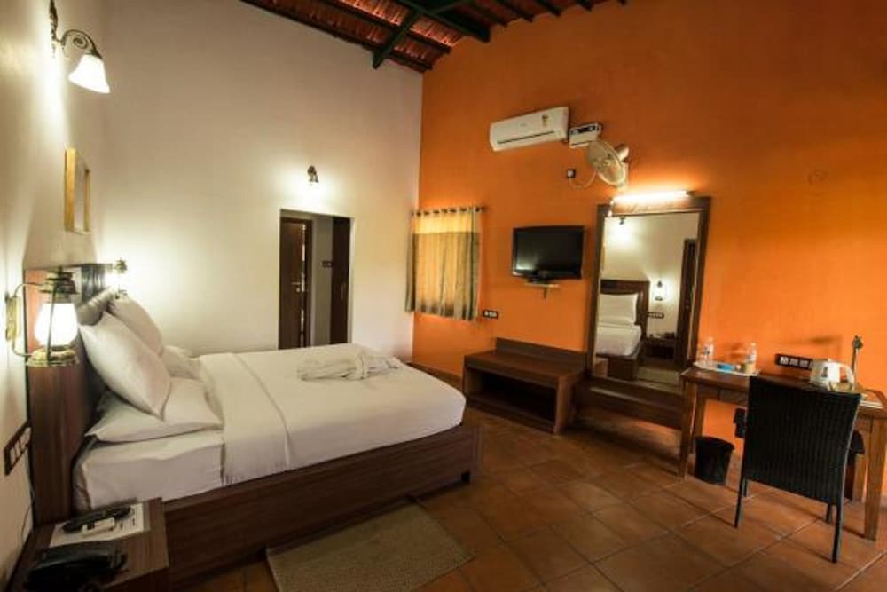 Deluxe Twin Room, 1 Double Bed photo 2