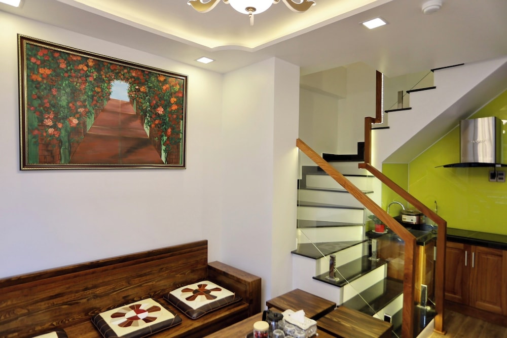 3 Bedroom Executive Apartment - Photo 2