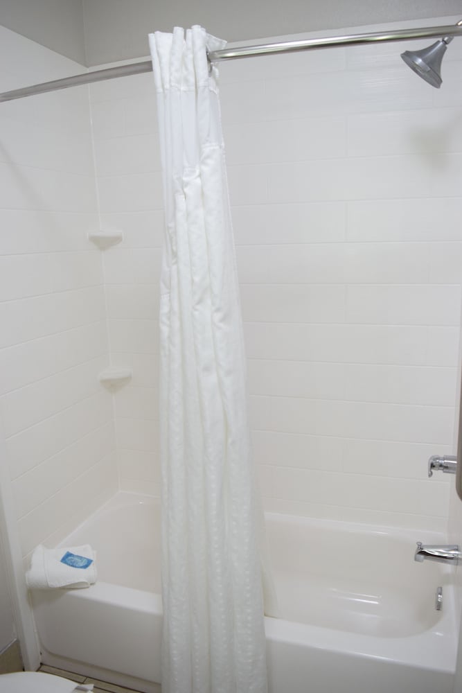 Suite, 1 King Bed, Accessible (Accessible Tub) photo 2