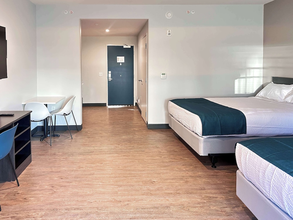 Standard Room, 2 Queen Beds, Non Smoking