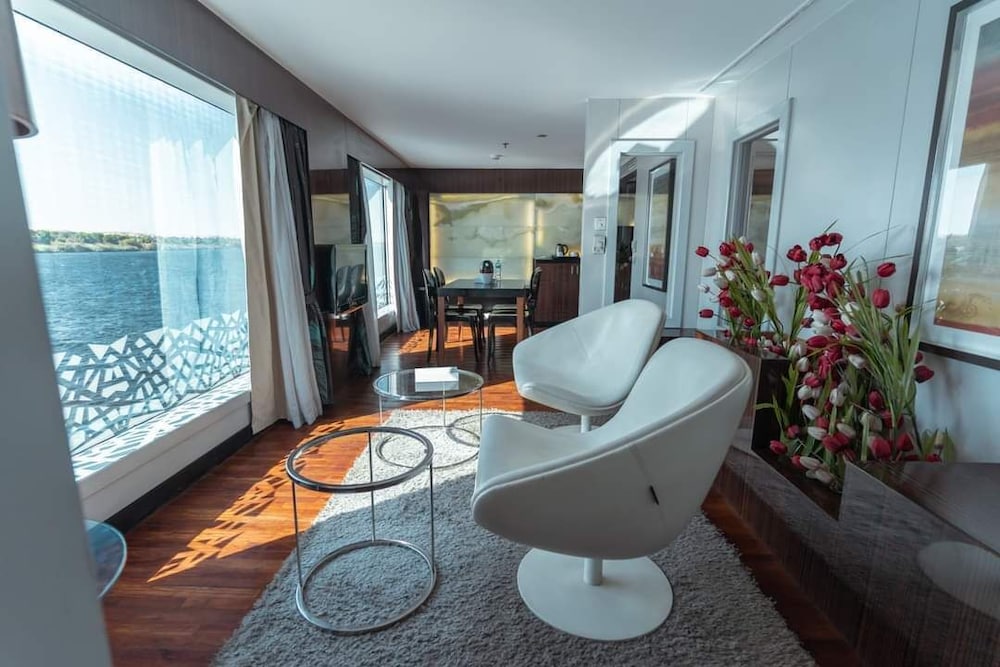 Presidential Suite, River View photo 1