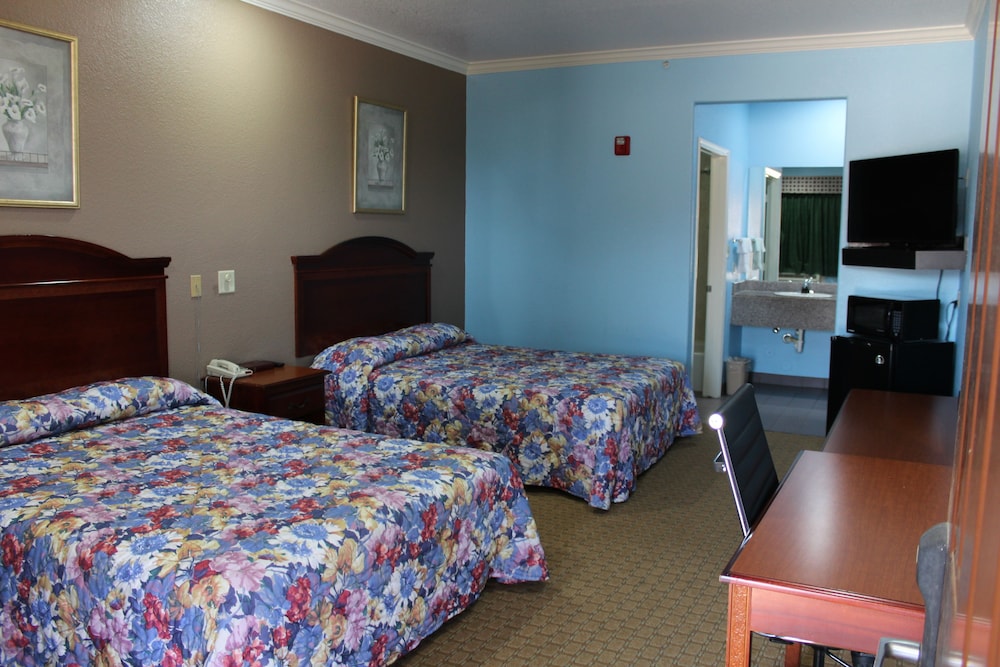 Standard Room, 1 King Bed photo 1