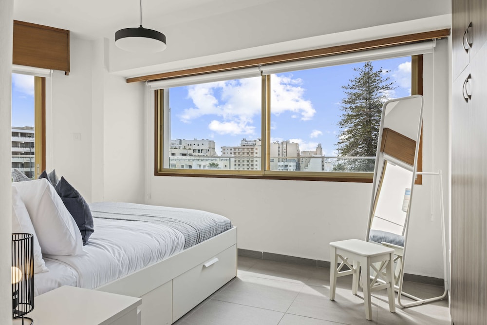 Luxury Apartment, Partial Sea View photo 3