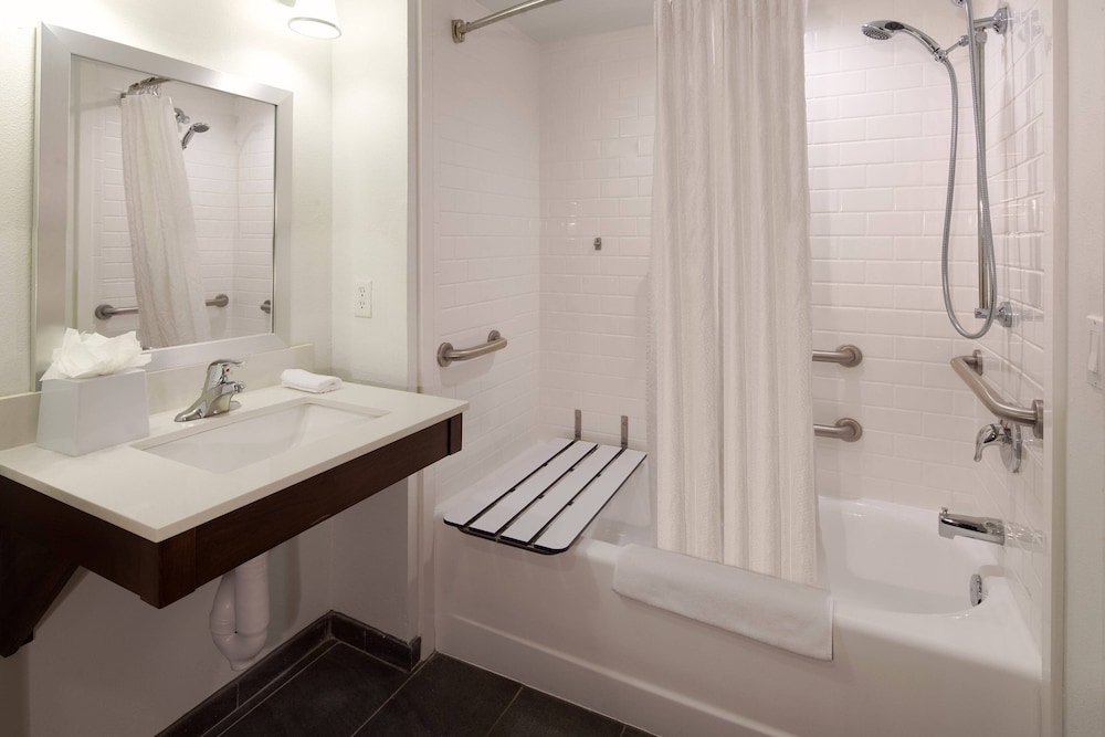 Junior Suite, Multiple Beds (View) - Photo 5
