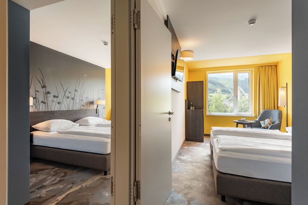 Family Room, 2 Bedrooms, Connecting Rooms, Mountain View