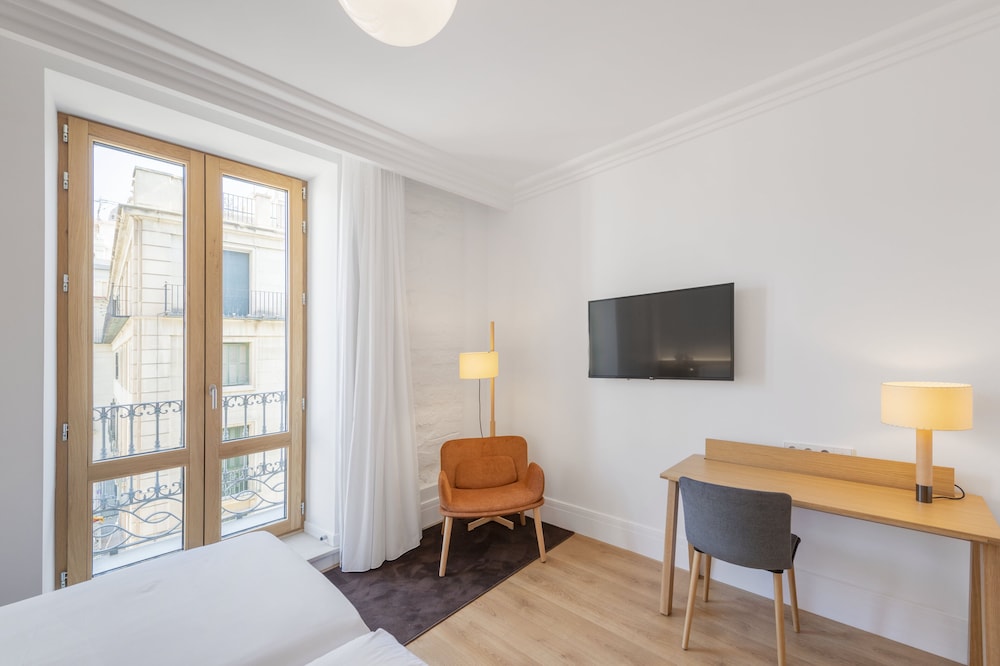 Deluxe Double Room, City View