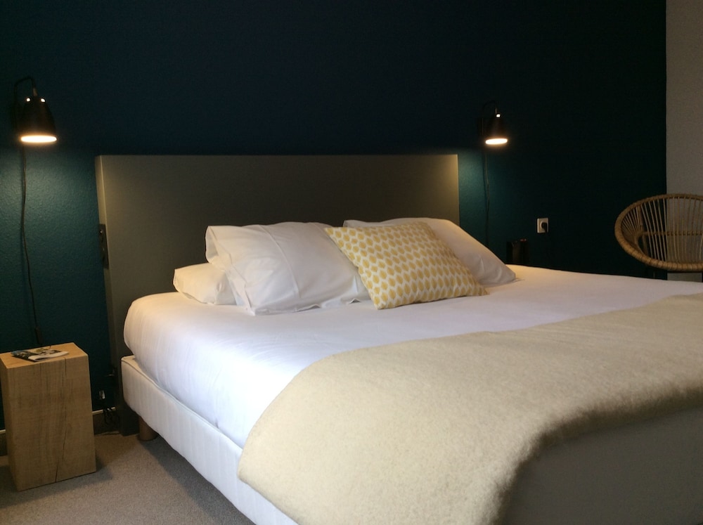 Signature Suite