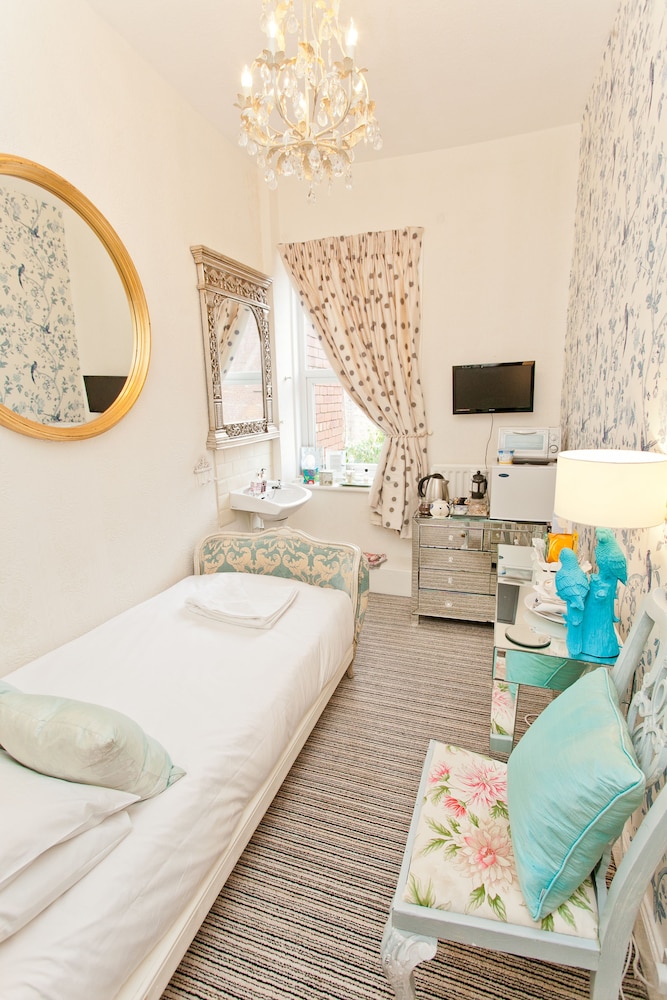 Basic Single Room
