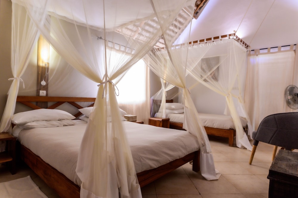 Standard Bungalow, Multiple Beds photo 2