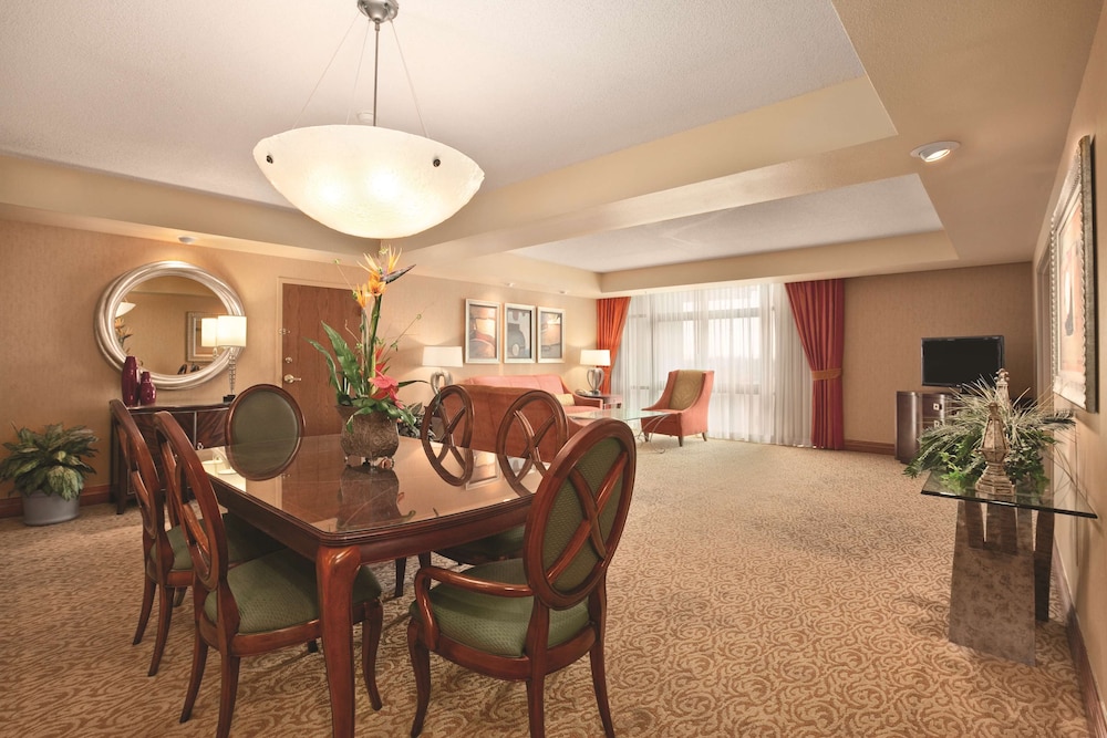 Presidential Suite, 1 King Bed, Non Smoking photo 2