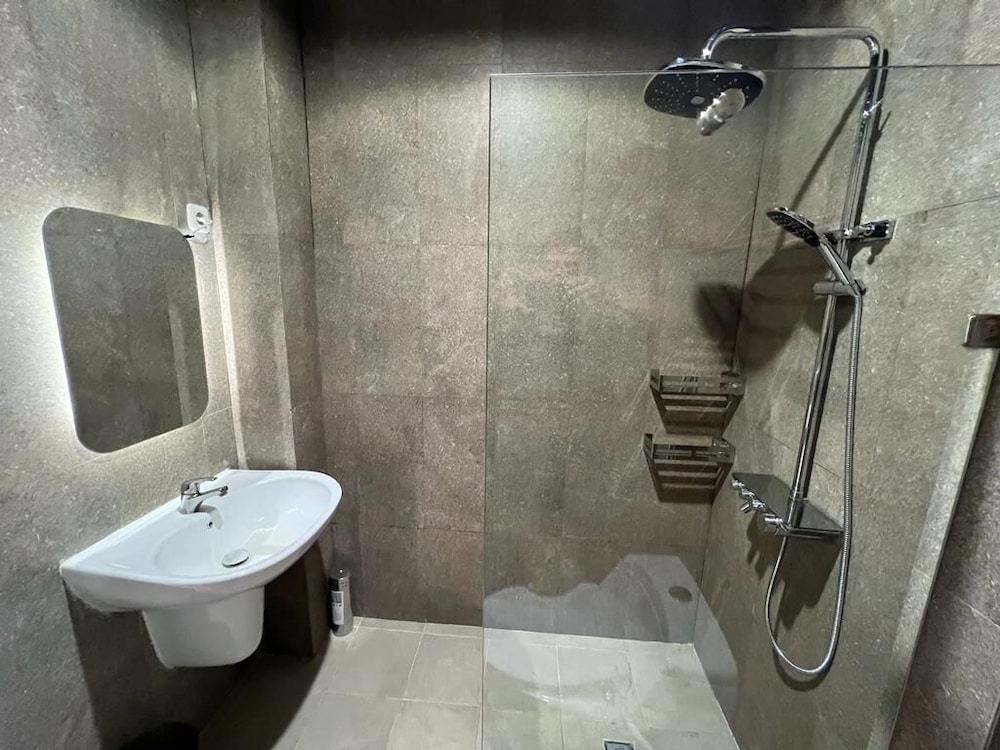Executive Double Room - Photo 17