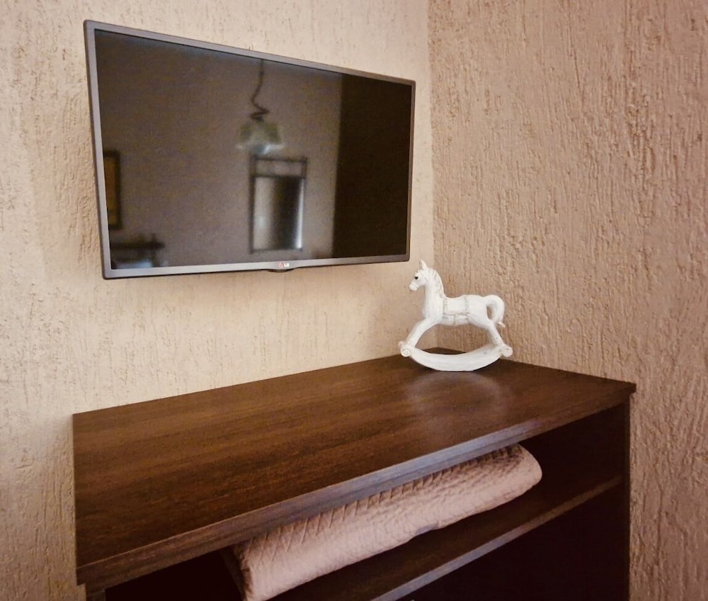 Deluxe Room - Photo 11