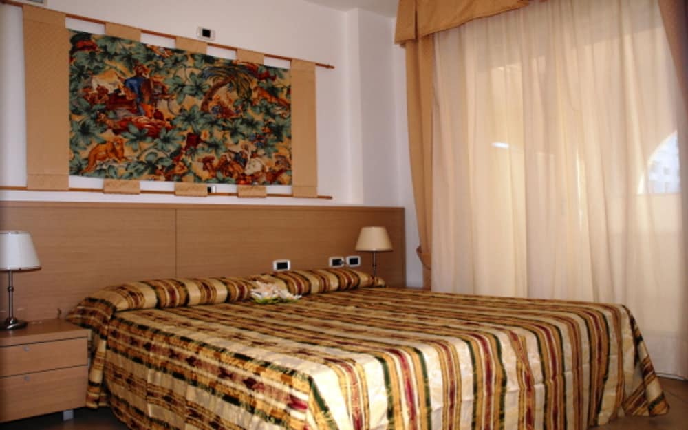 Apartment, 2 Bedrooms, Terrace, City View