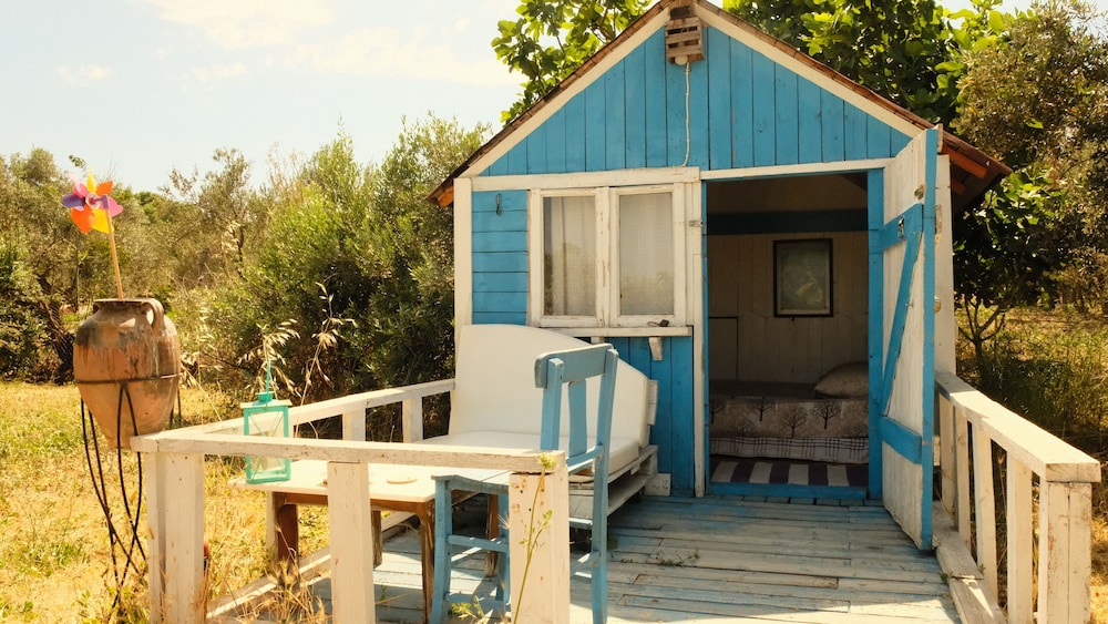 Basic Cabin photo 1