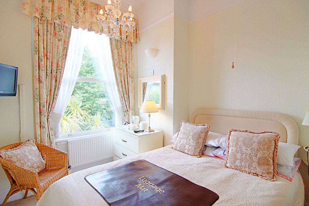 Standard Double Room, Ensuite - Photo 4