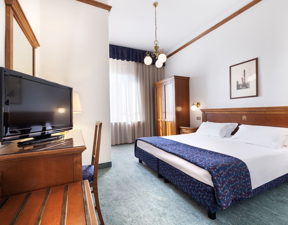 Standard Double or Twin Room photo 1