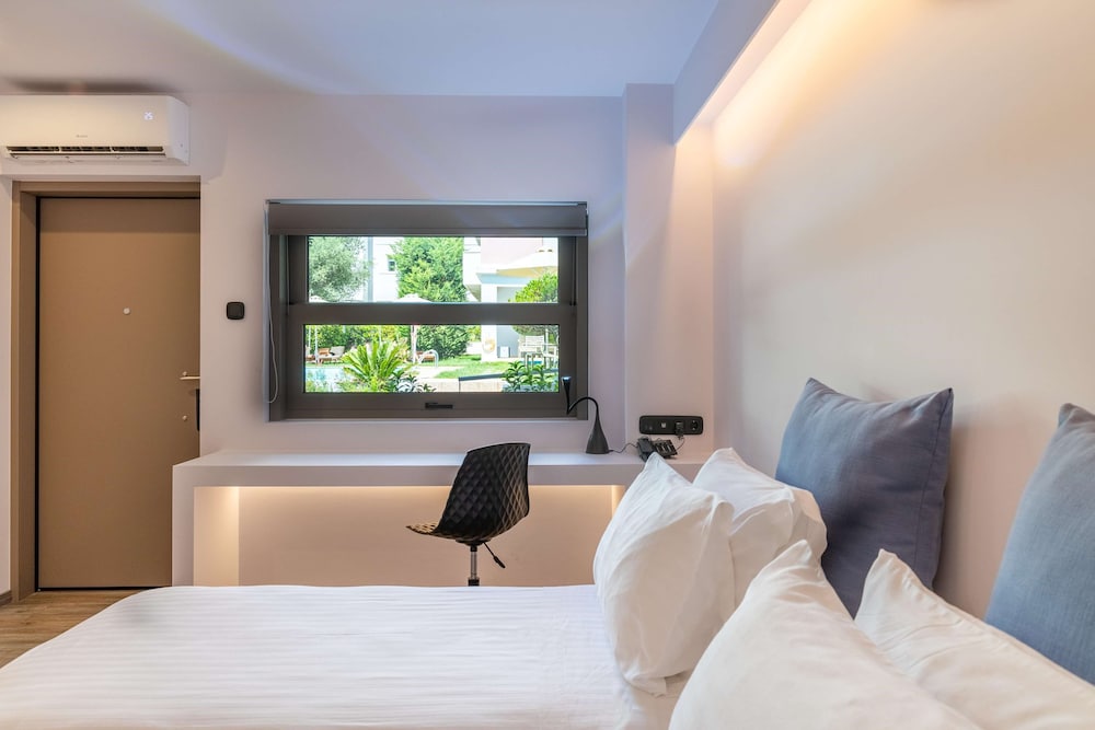 Comfort Room, 1 Bedroom, Patio, Ground Floor - Photo 4