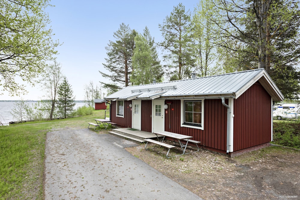 Basic Cabin (Excluding Towels, Sheets, Cleaning) photo 1