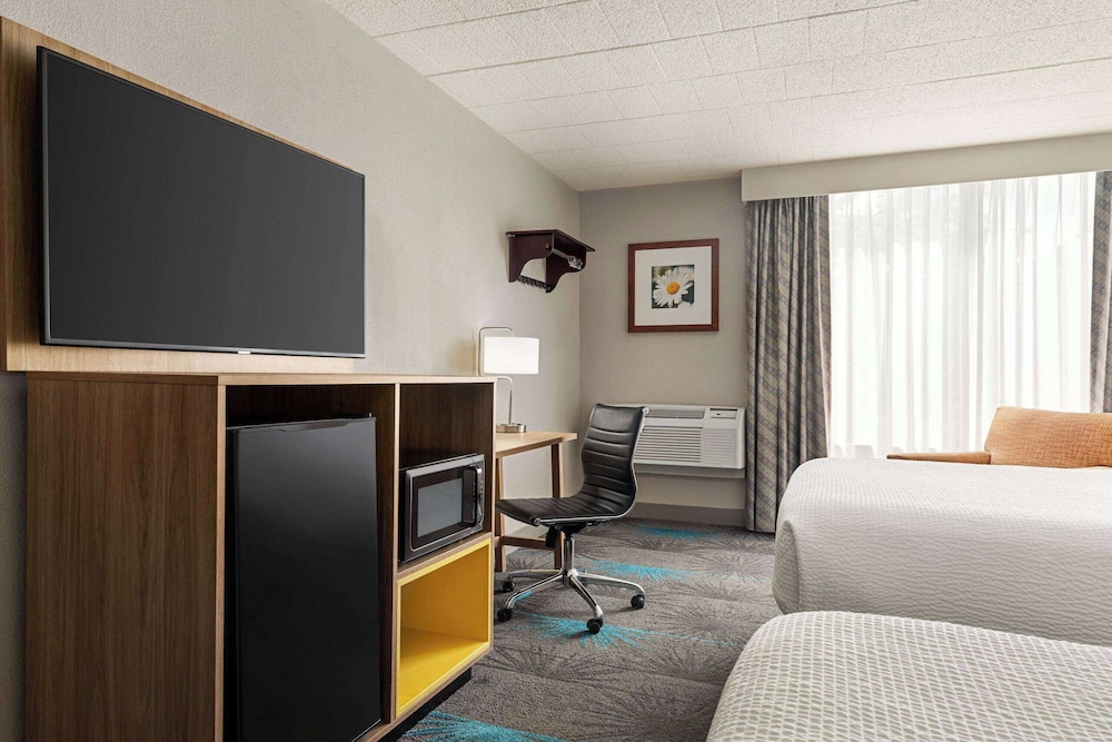 Business Room, 2 Double Beds, Non Smoking - Photo 2