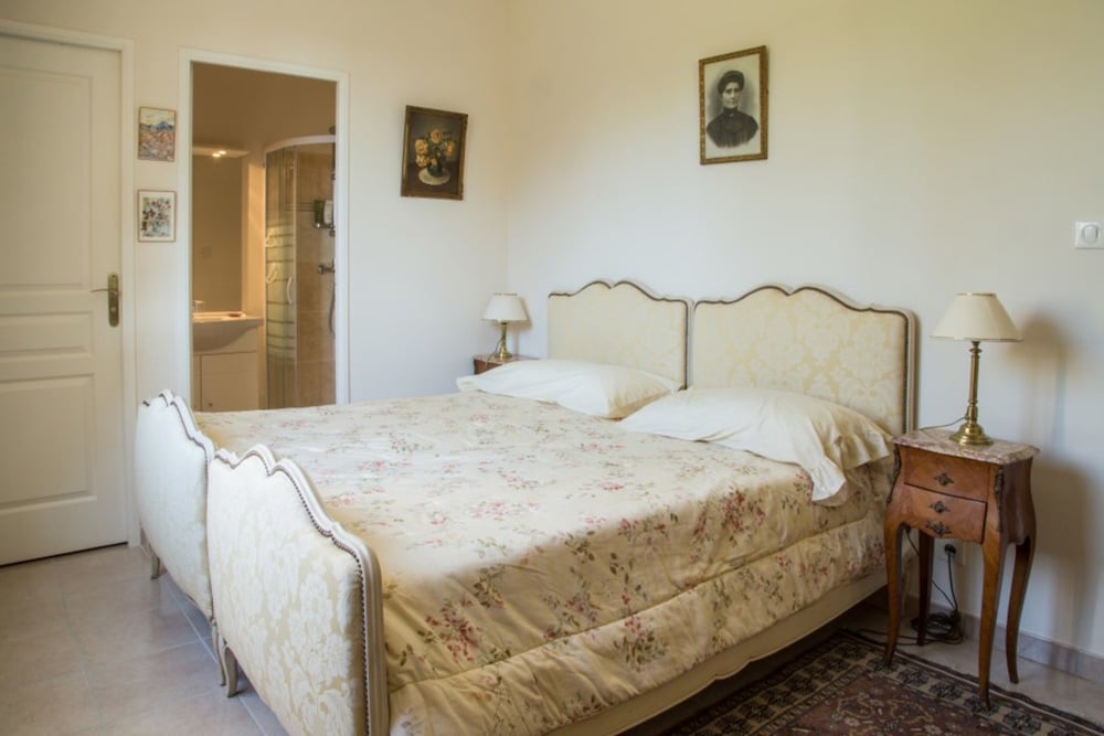 Double Room (Jaune) photo 1