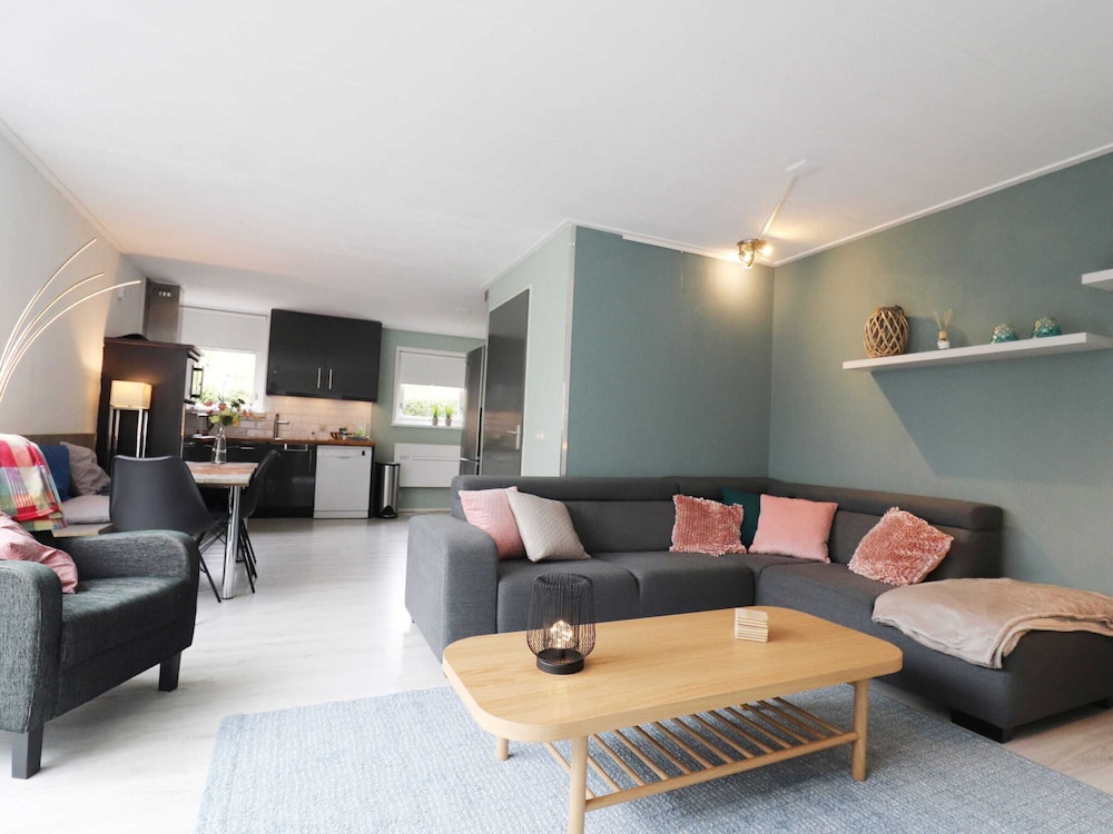 Deluxe House, 3 Bedrooms photo 2