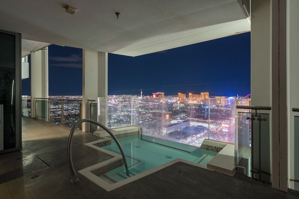 Skyline Penthouse | VIP Strip View Jacuzzi on Balcony!