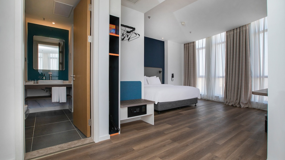 Suite, 1 Bedroom (With Living Area) photo 3