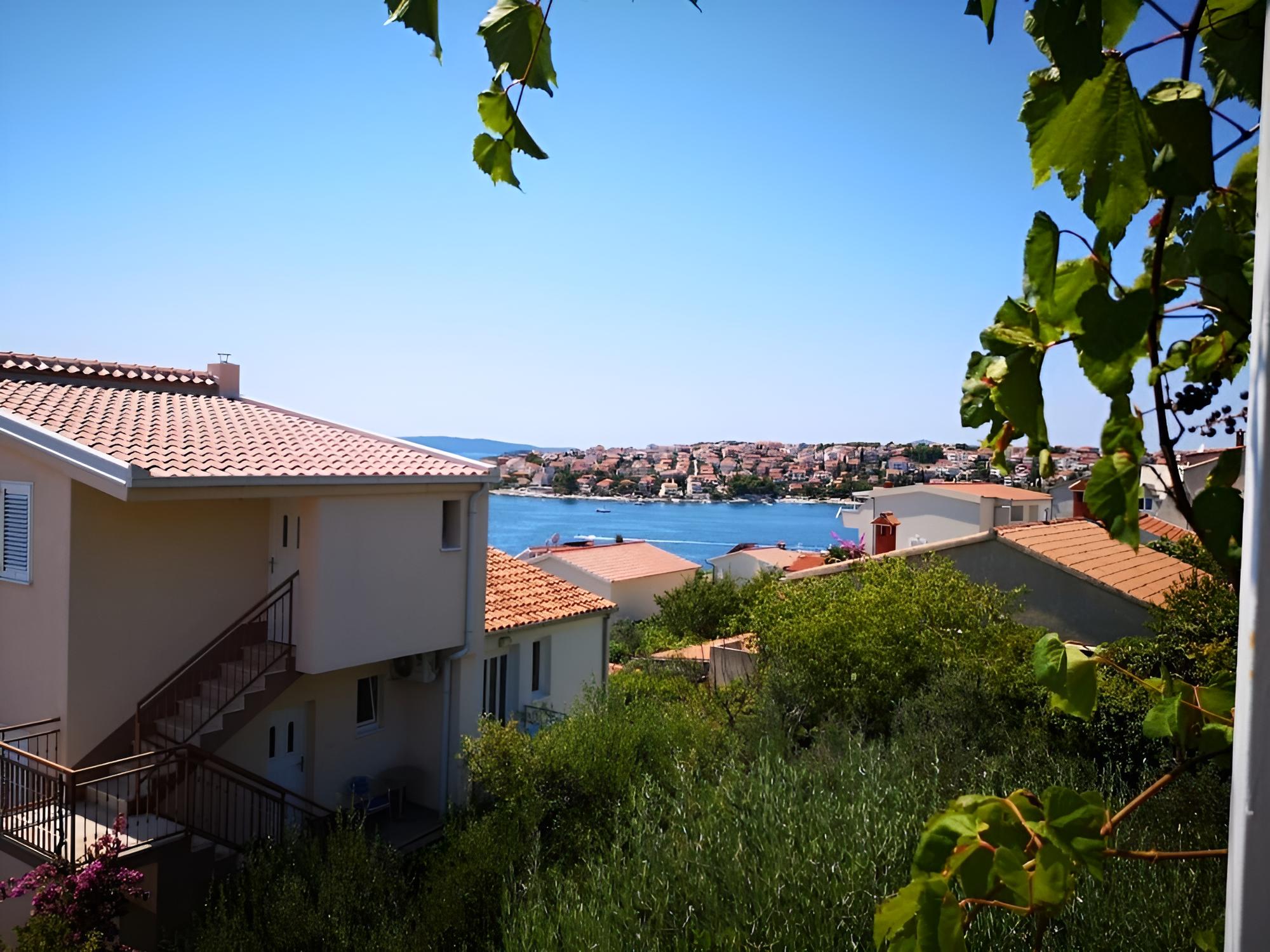 Apartment (Jakov - large terrace - A1(4+1))