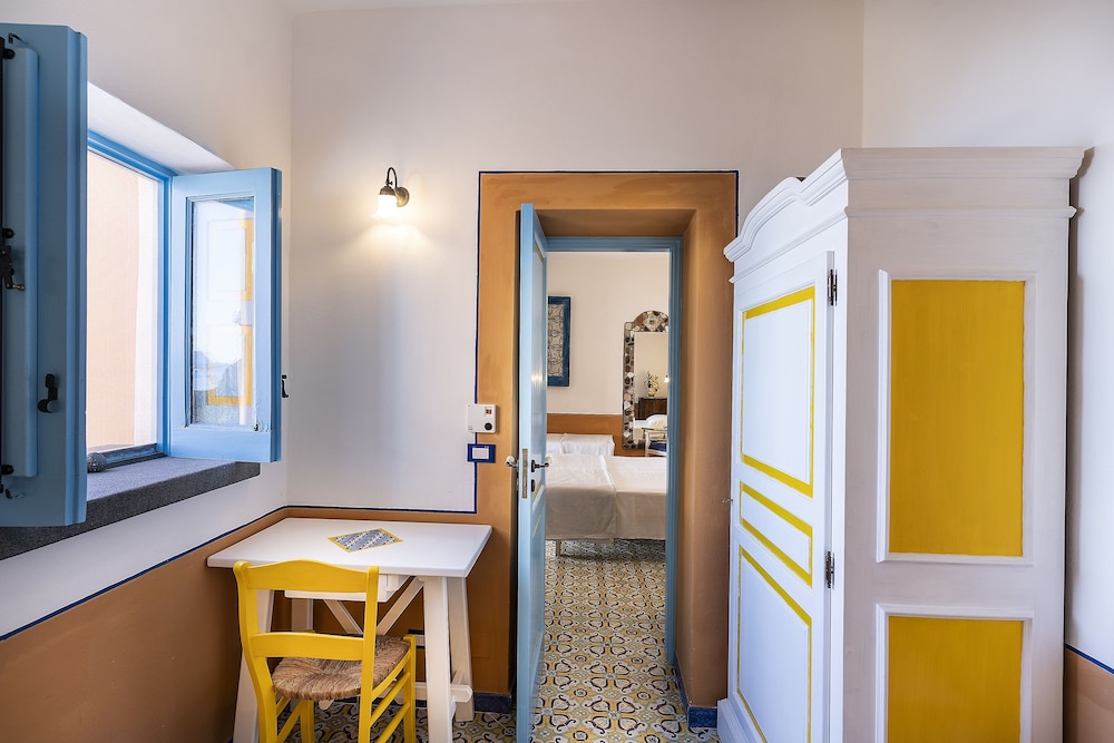 Family Suite, 2 Bedrooms, Sea View, Tower photo 2