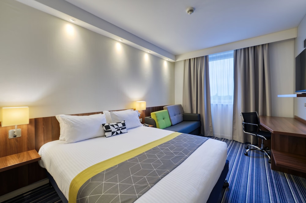 Standard Room (Free Breakfast) thumbnail 5