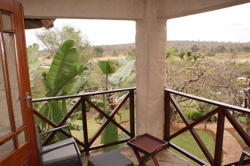 Room, River View - Photo 1