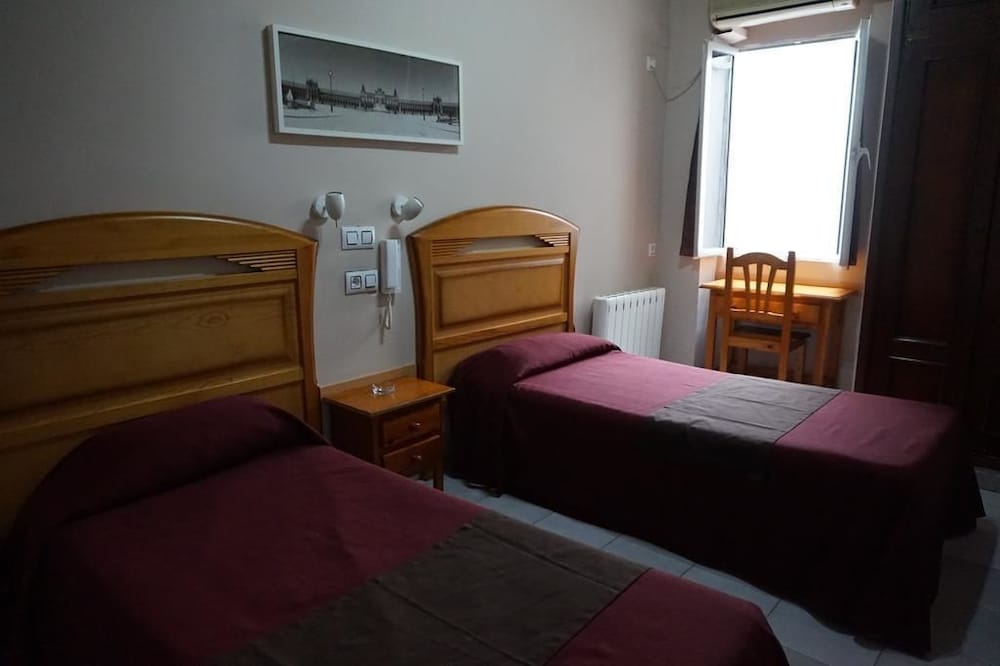 Double or Twin Room photo 3