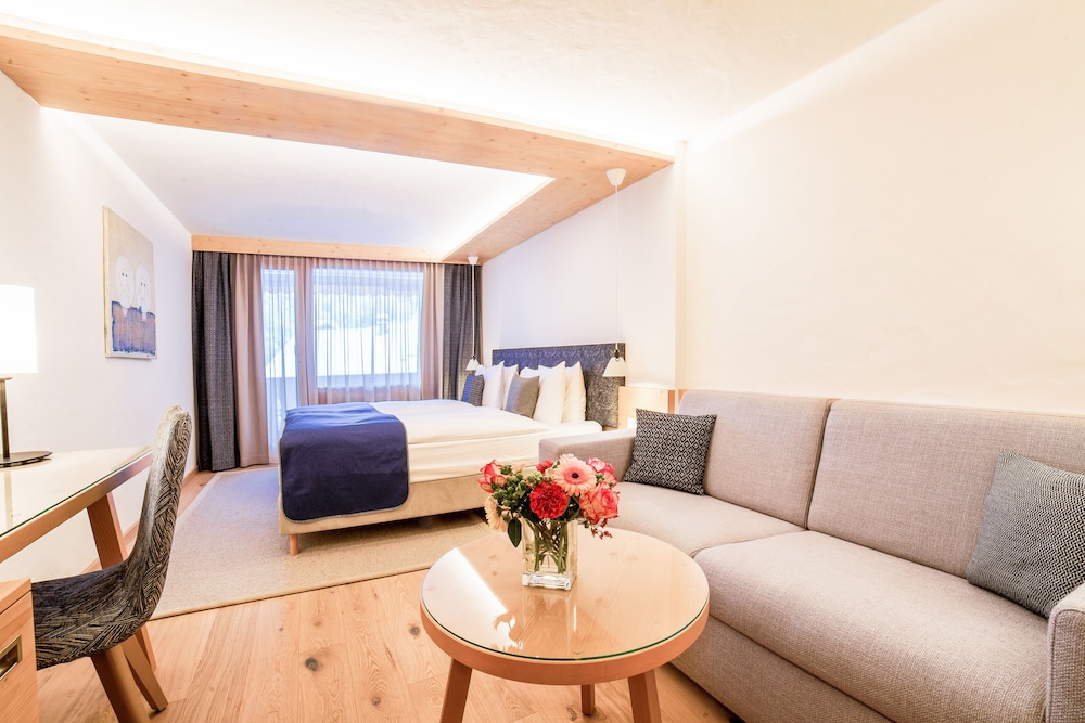 Double Room Panorama - Photo 5