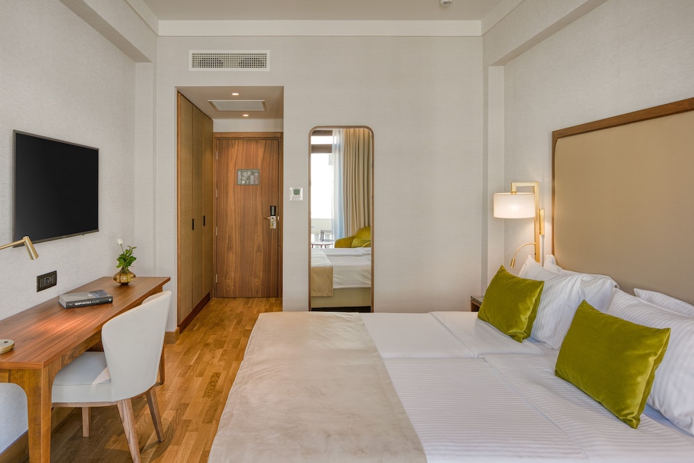 Premium Room, Sea View - Photo 2