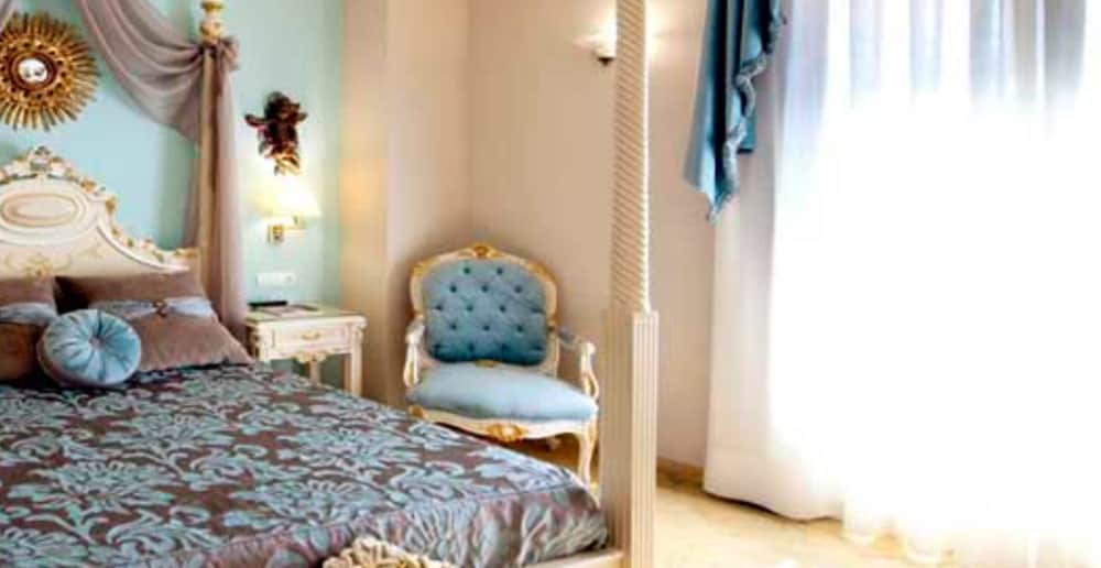 Deluxe Double Room, Balcony - Photo 19
