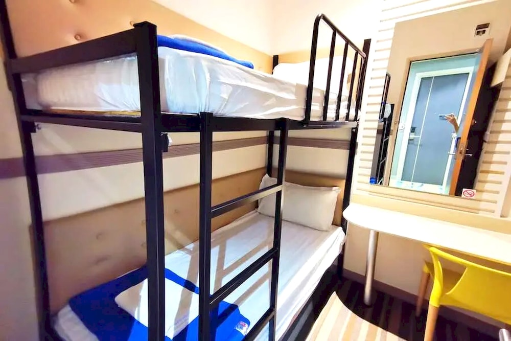 Economy Shared Dormitory, Men only photo 3