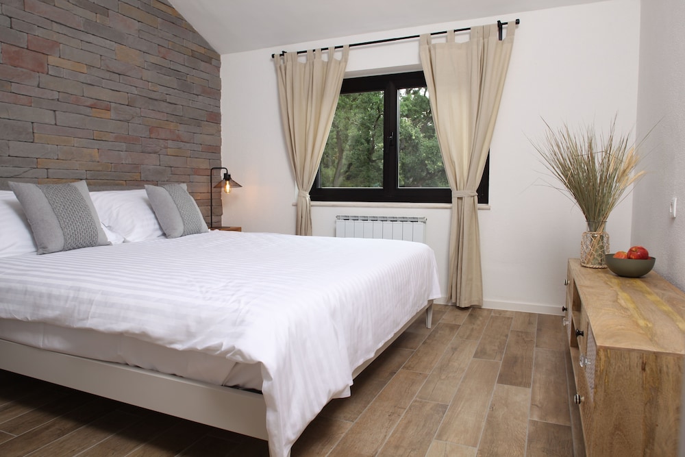 Superior Suite - Photo 5