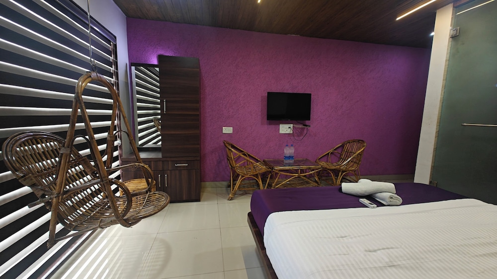 Deluxe Room, Balcony