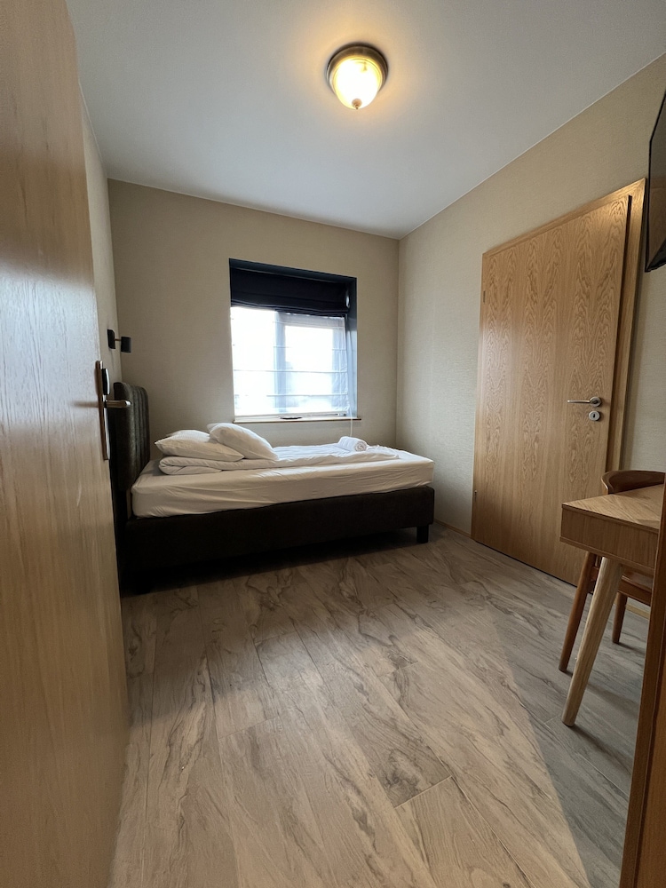 Single Room photo 3