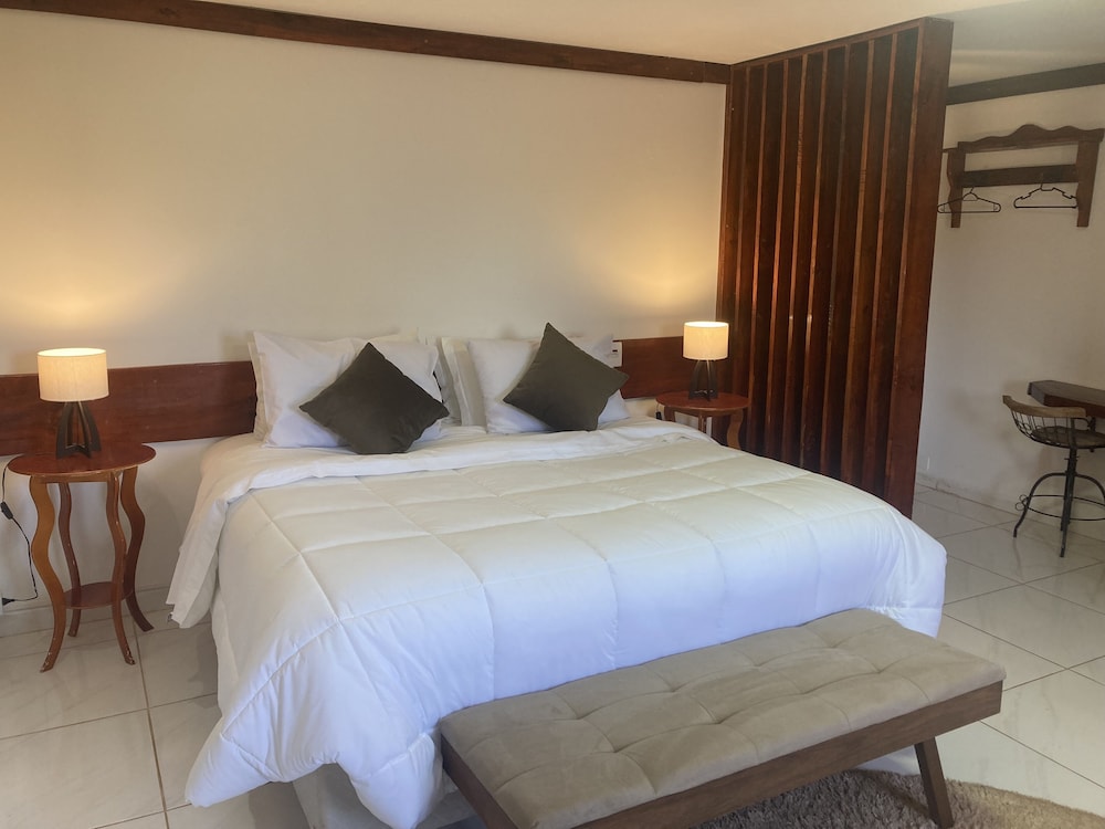 Deluxe Double Room, 1 King Bed, Jetted Tub photo 3