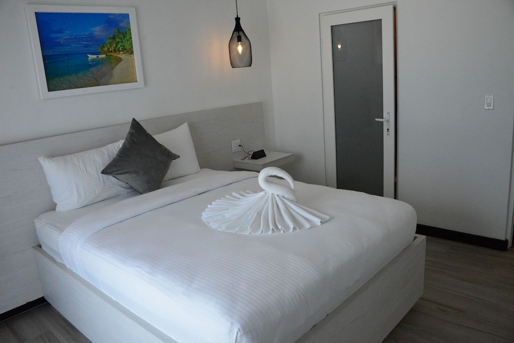 Standard Room, 1 Queen Bed, Non Smoking photo 3