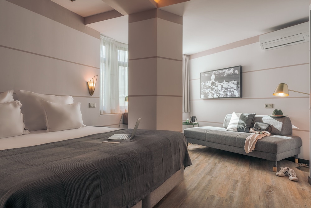 Superior Room (Extra Bed) - Photo 2