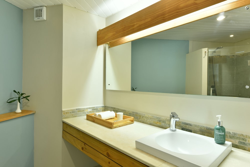 Comfort Room, Sea View - Photo 4