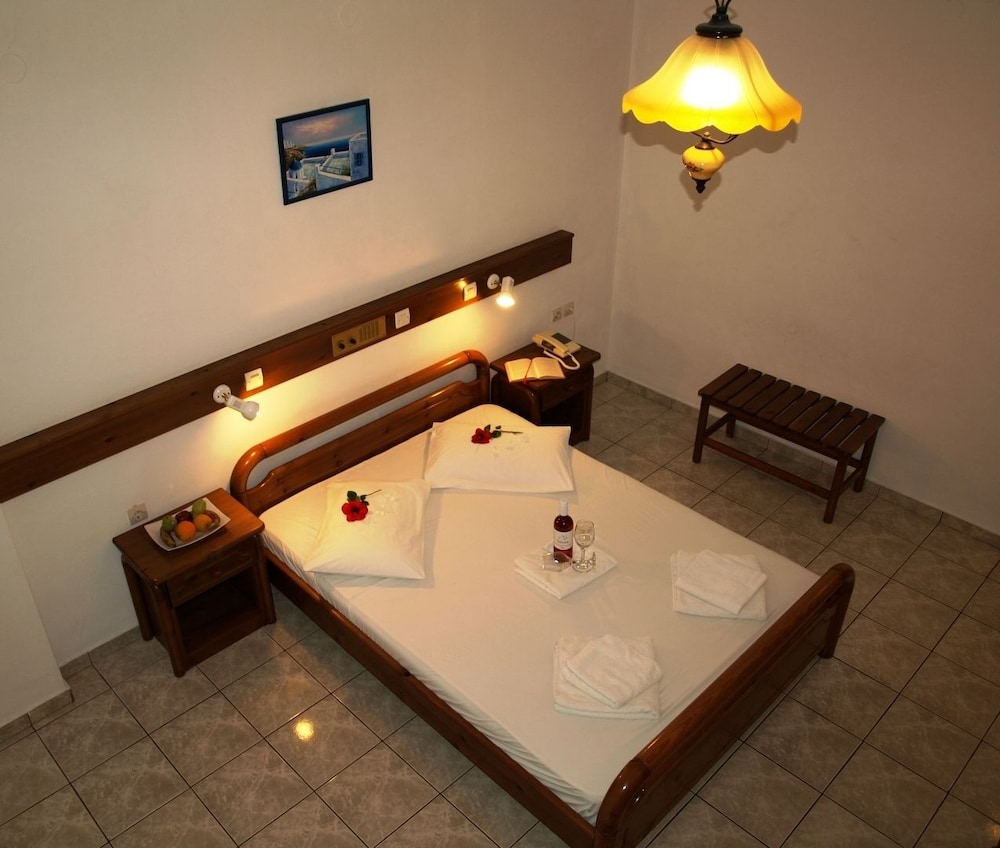 Standard Room, Pool View - Photo 3