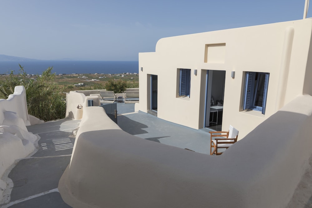 Sea View Apartment with outdoor hot tub - Photo 11
