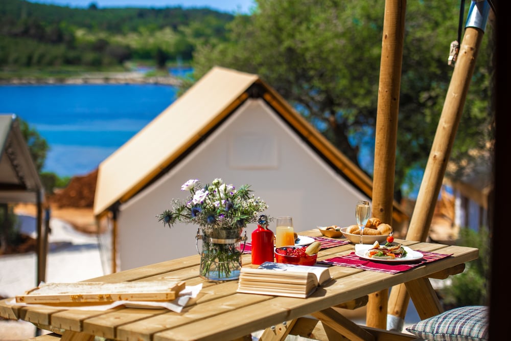Tent, 2 Bedrooms (4+2)