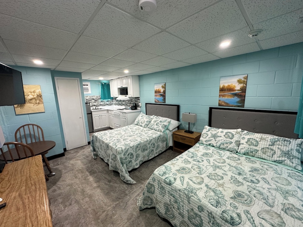Double Queen Room with Kitchenette photo 2