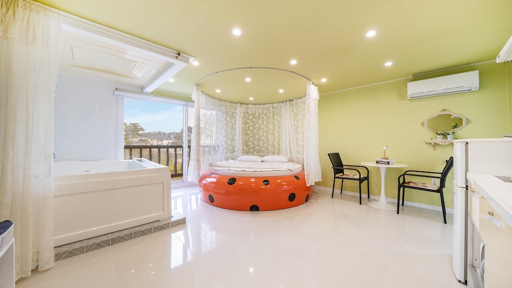 Basic Room, 1 Bedroom (302)
