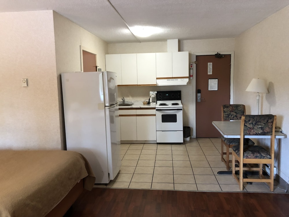 Suite, 2 Queen Beds, Non Smoking - Photo 3