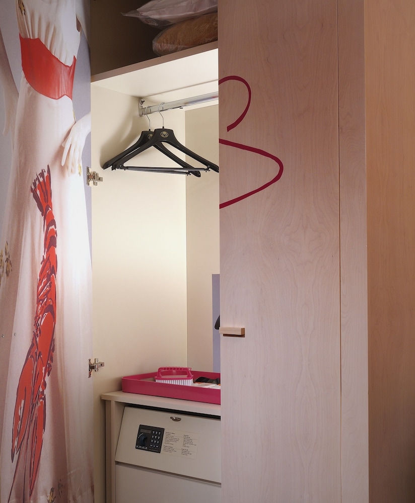 Classic Double Room - Photo 8